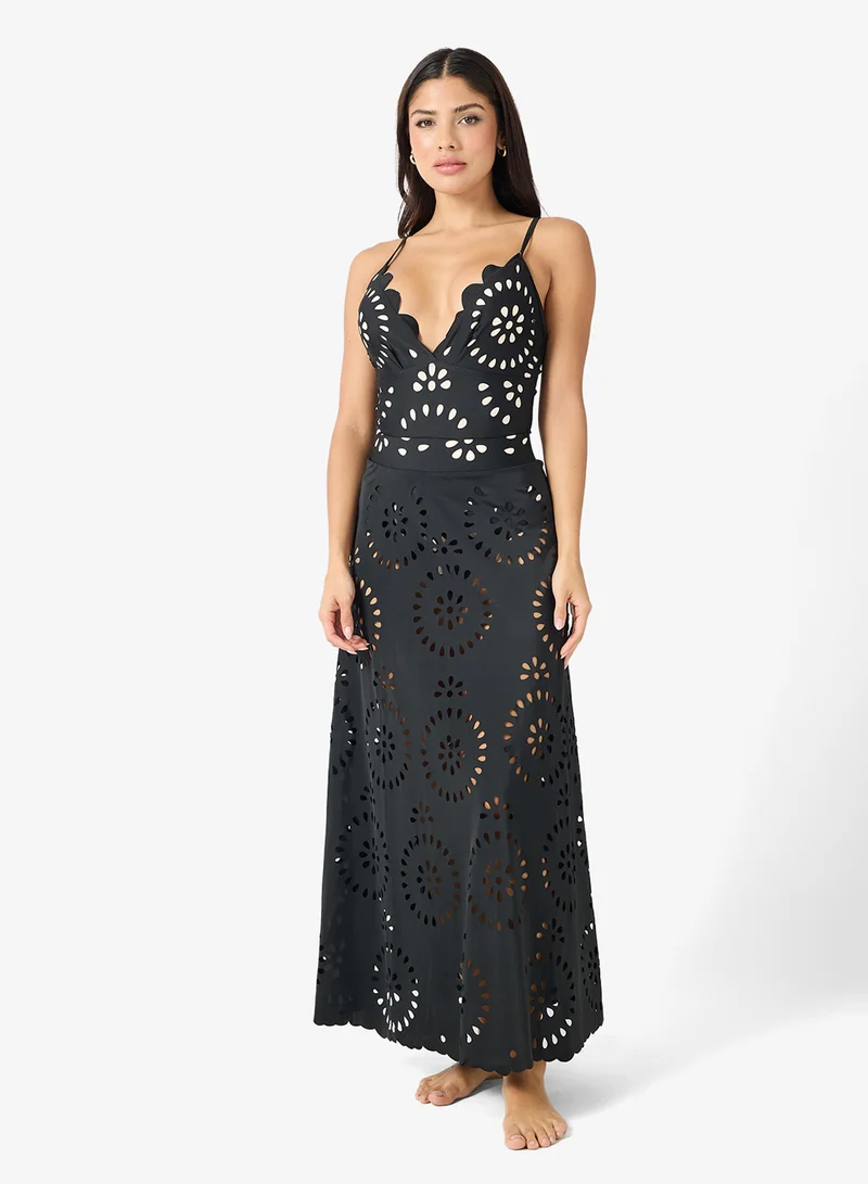 جينجر Openwork Crochet Bodysuit & A Line Skirt Coord Set